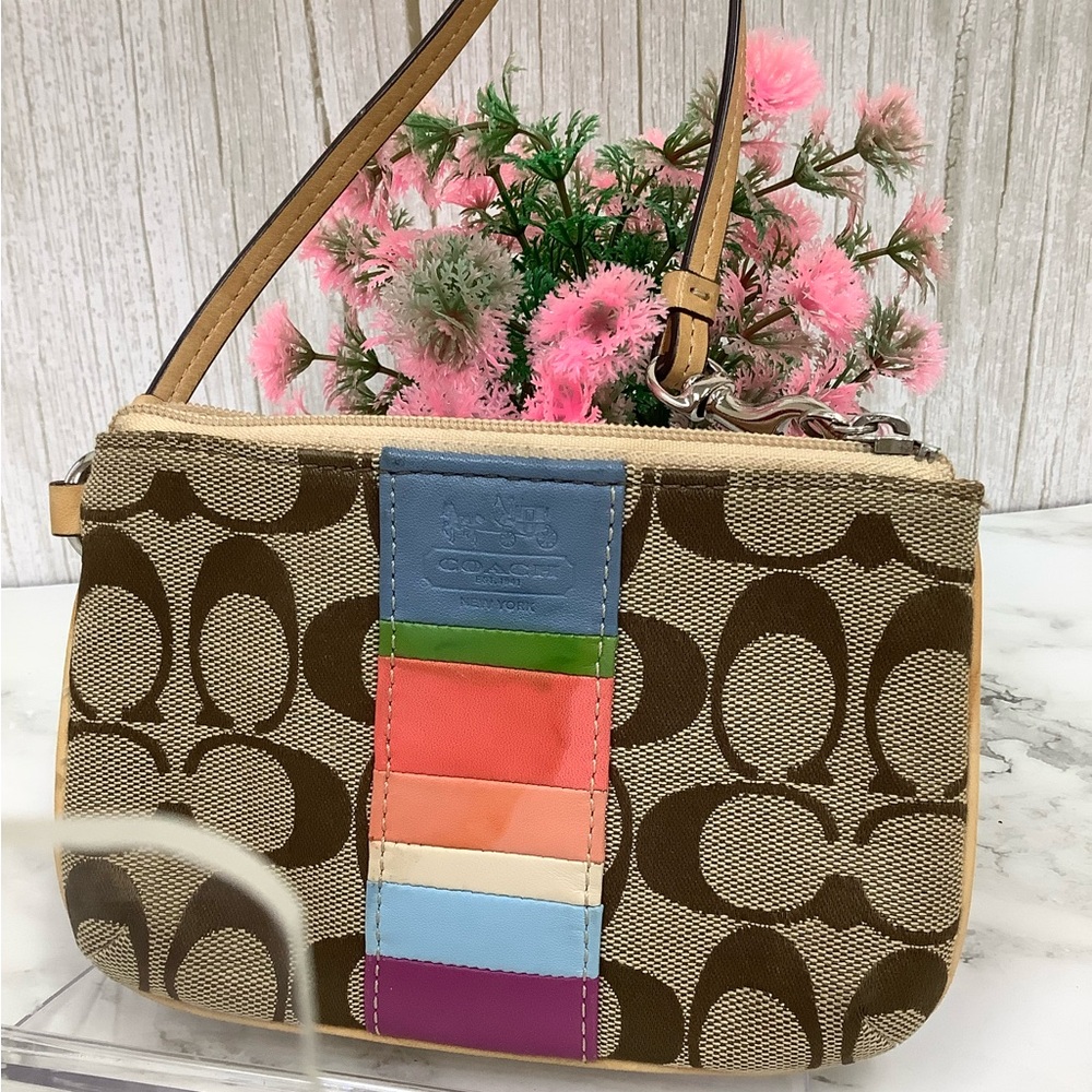 GUC Coach Signature Khaki Multicolor Wristlet - Picture 3 of 7